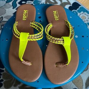 Barely used Mudd love, peace, happiness sandals . Size 7/8.